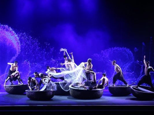 Show Huyền Thoại Làng Chài